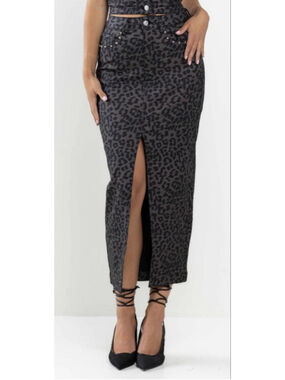VBRT Leopard Out Of The Wild Rhinestone Column Skirt Womens size large